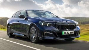 BMW-i5-2024-brzdy-havarie