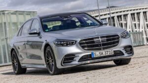 Mercedes-Benz-S-Class-2023-pojistka-pozar