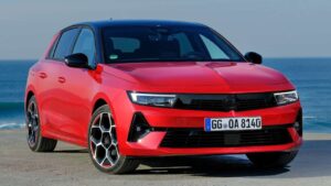 Opel-Astra-2022-tempomat-brzdy