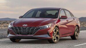 Hyundai-Elantra-2023-necekane-zpomaleni