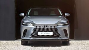 Lexus-RX-2023-kamera-selhani