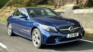 Mercedes-Benz-C-Class-2021-pojistky-pozar