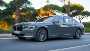 BMW-7-2018-2020-motor-pozar