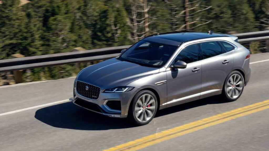 Jaguar-F-Pace-2021-2025-motor-havarie