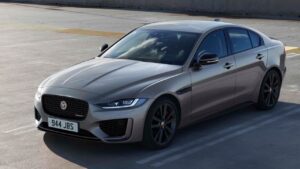 Jaguar-XE-2021-2025-motor-havarie