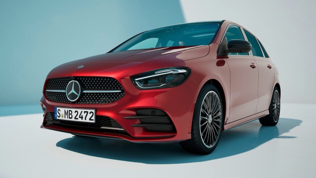 Mercedes-Benz-B-Class-2024-pyropojistka-zraneni