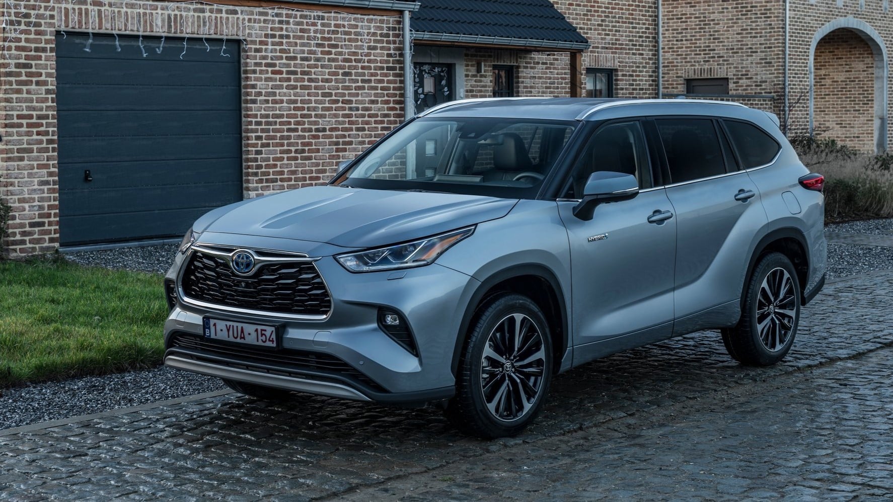 Toyota-Highlander-2019-2024-sedadla-zraneni
