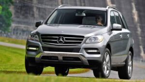 Mercedes-Benz-M-Class-2010-2016-rizeni-havarie