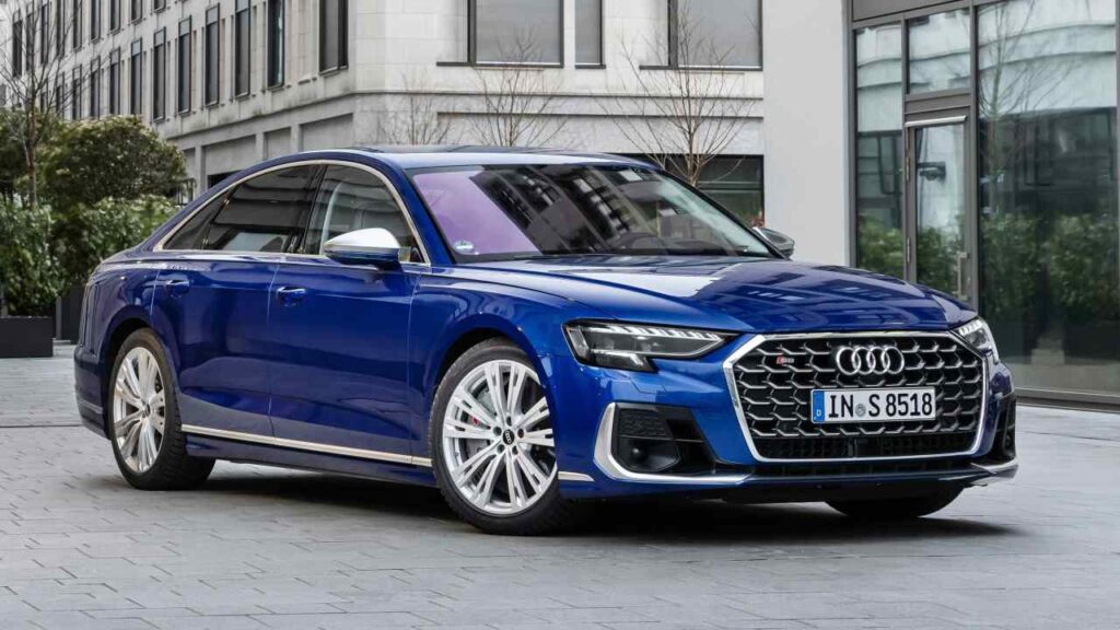 Audi-S8-2025-praskle-vahadlo-odpruzeni