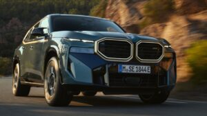 BMW-XM-2022-2024-brzdy-havarie