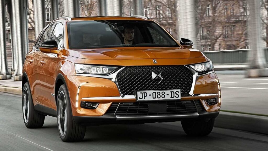 DS-7-Crossback-2022-2023-podvozek-zraneni