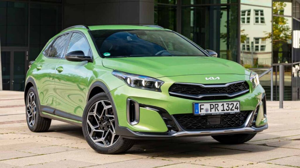 Kia-XCeed-2023-zkrat-pozar