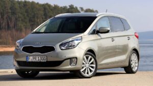 Kia-Carens-2013-brzdova-kapalina-pozar