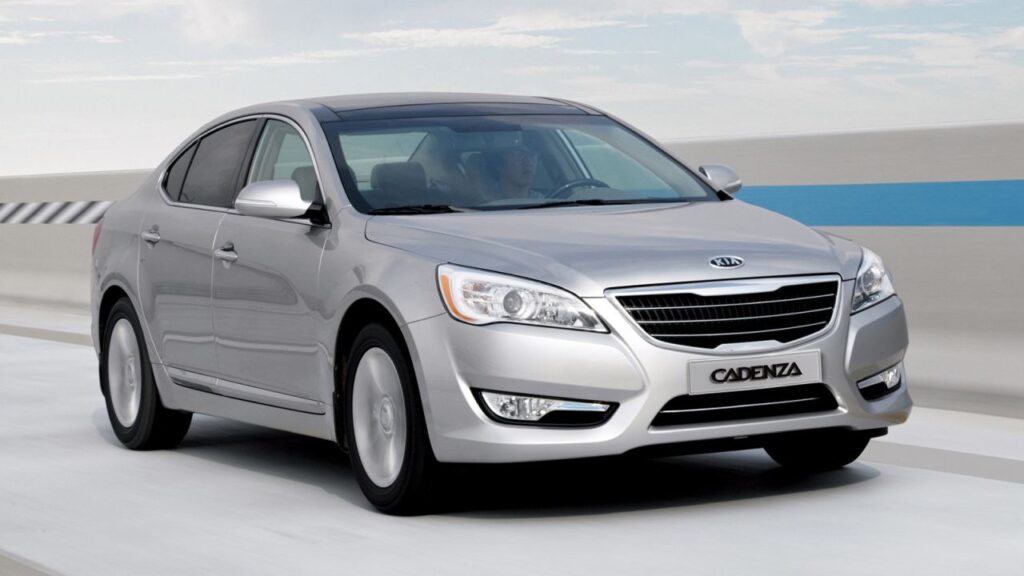 Kia-Cadenza-2011-pozar