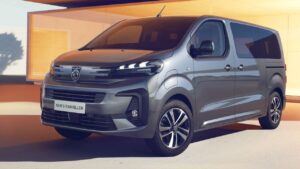 Peugeot-Traveller-2022-2023-elektronika-havarie