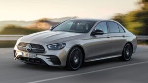 Mercedes-Benz-E-Class-pojistky-pozar