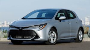 Toyota-Corolla-2019-palivo-pozar