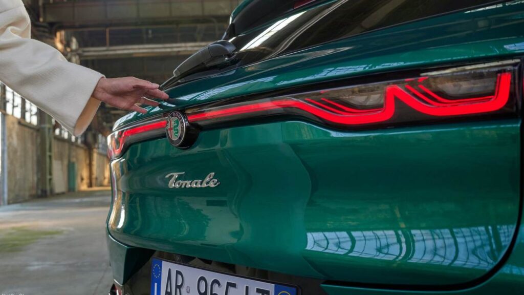 Alfa-Romeo-Tonale-zpetna-kamera-selhani-kba
