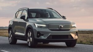 Volvo-EX40-2020-2025-brzdy-havarie