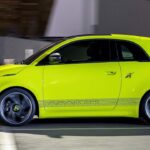 Fiat-500e_Abarth-2024-nouzove-brzdeni-kba